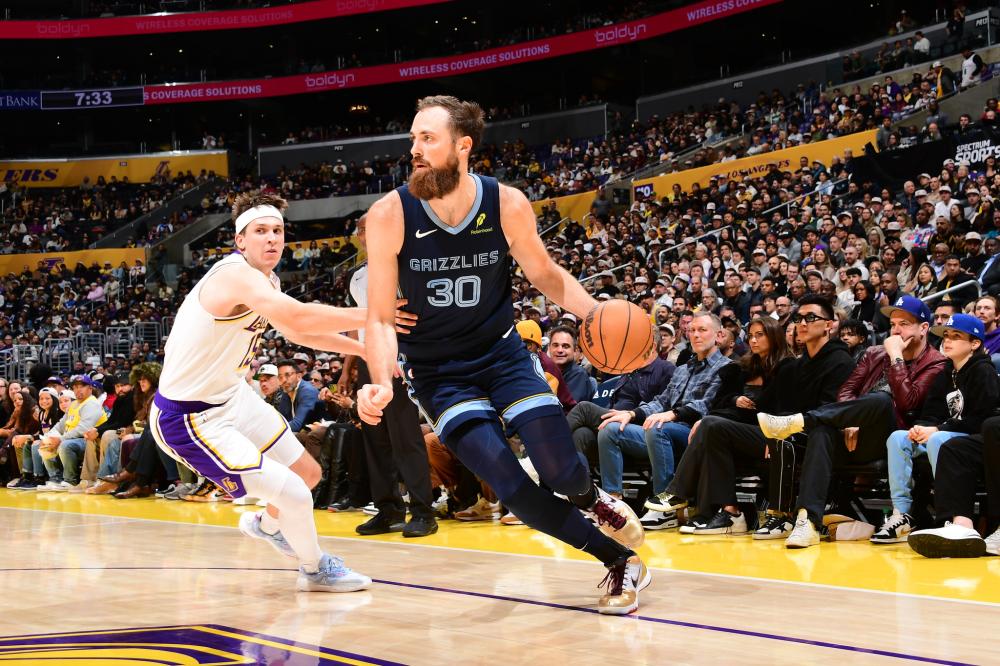 更融入了他 更融入了他